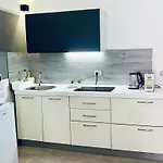 Magda House & Parking Apartman Bari