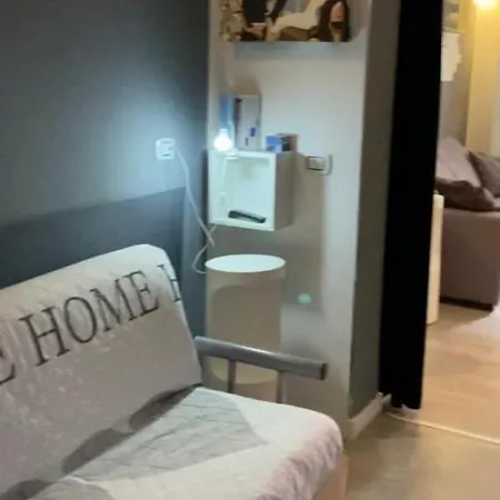 Magda House & Parking Bari