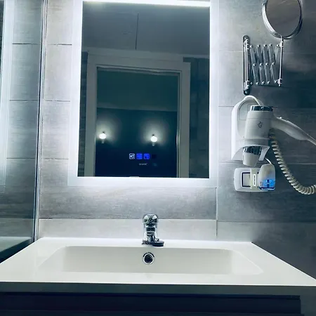 Magda House & Parking Bari